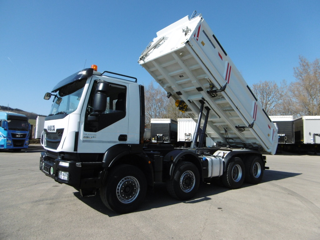 Iveco450Trakker675310_srcset-large
