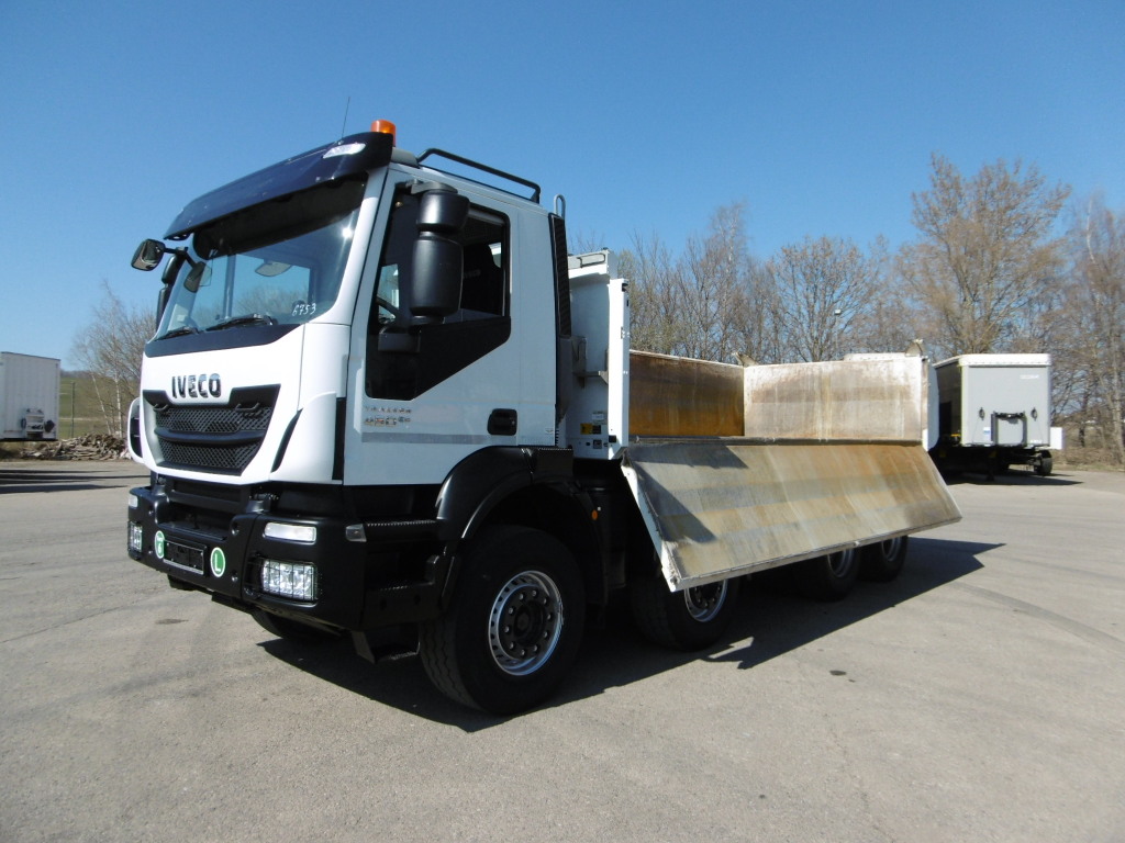 Iveco450Trakker675312_srcset-large