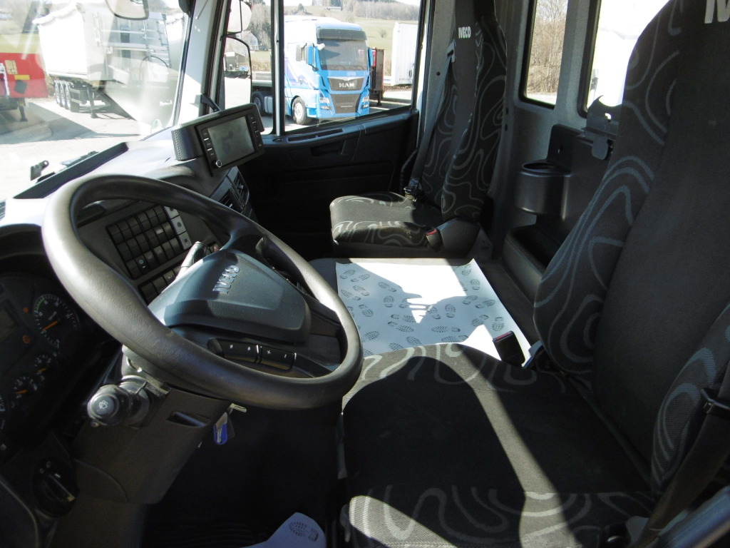 Iveco450Trakker675331_srcset-large